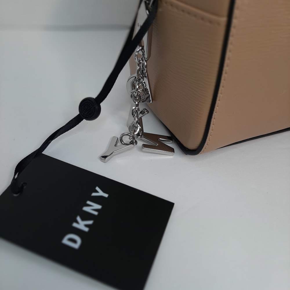 DKNY small clutch cosmetic case - Picture 6 of 9